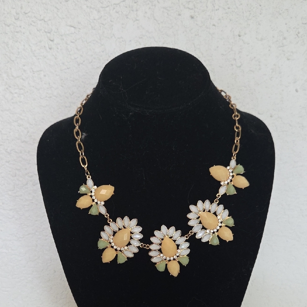 Floral Necklace with Gold and Green Accents